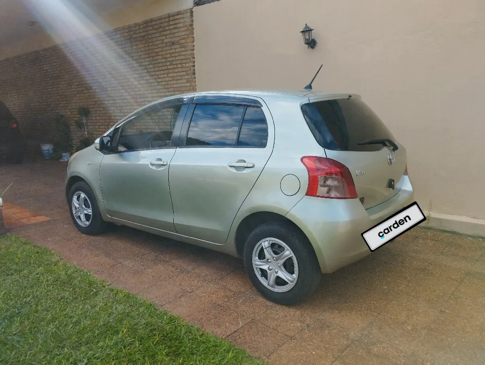 TOYOTA VITZ 2007, imagen 9
